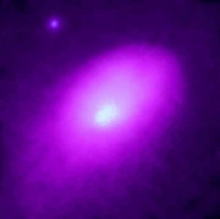 Ülikuum gaas galaktikaparves A2142
(rõntgensatelliit Chandra, NASA)